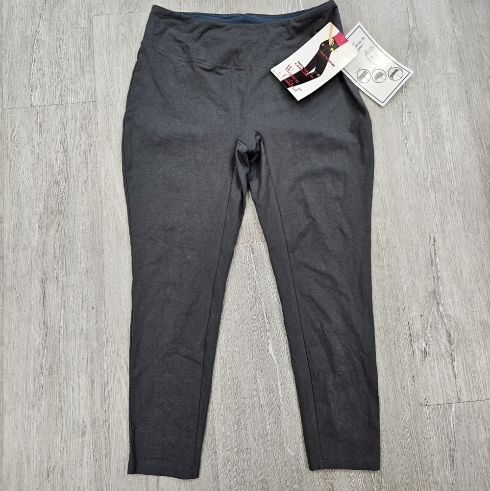 Women in CONTROL shaper pants SIZE SMALL PETITE NEW